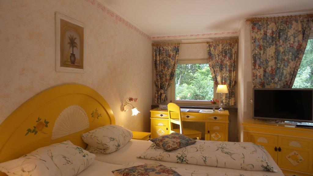 Hotel Historischer Krug Oeversee Bagian luar foto